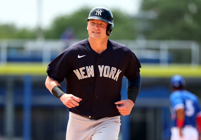 Yankees 3B Josh Donaldson rounds bases